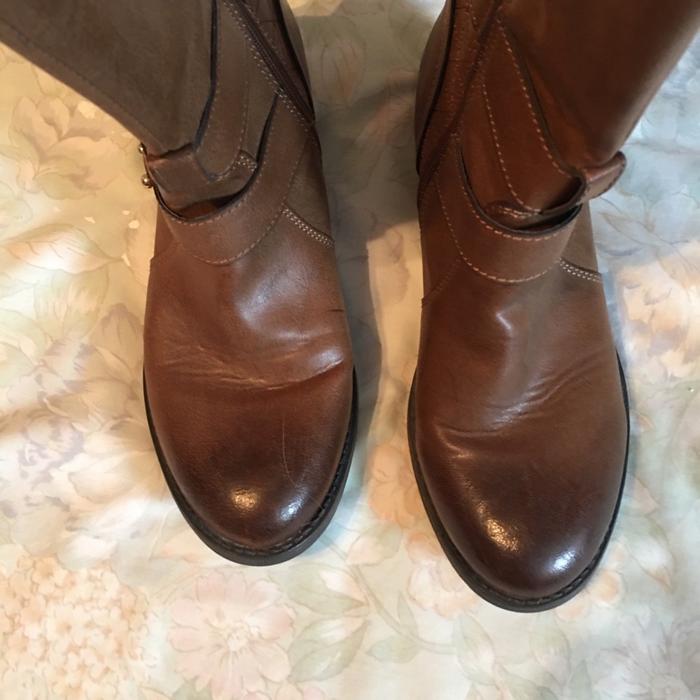 Boots - Picture 3 of 5